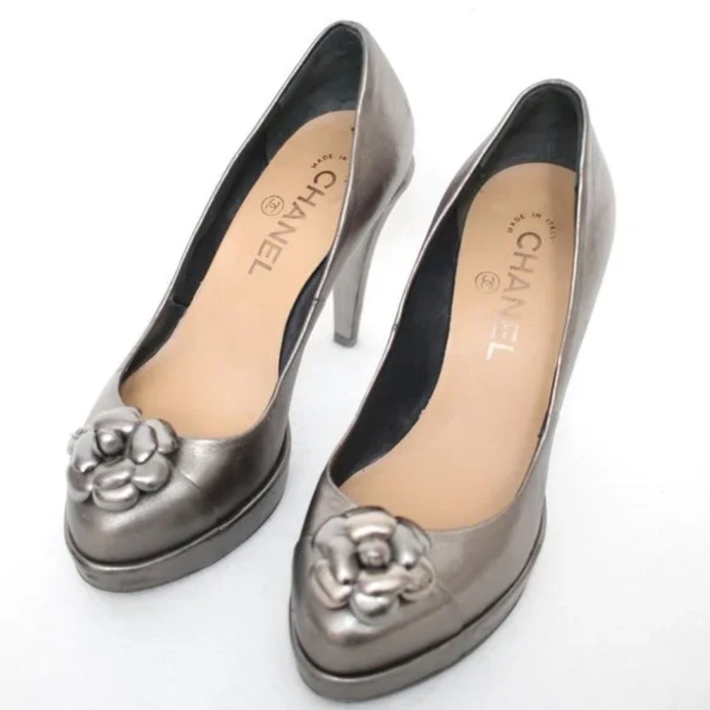 CHANEL Metallic Camellia Platform Pumps - Gunmetal